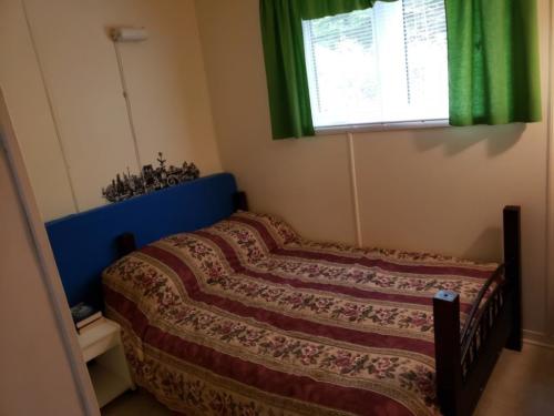 bedroom2